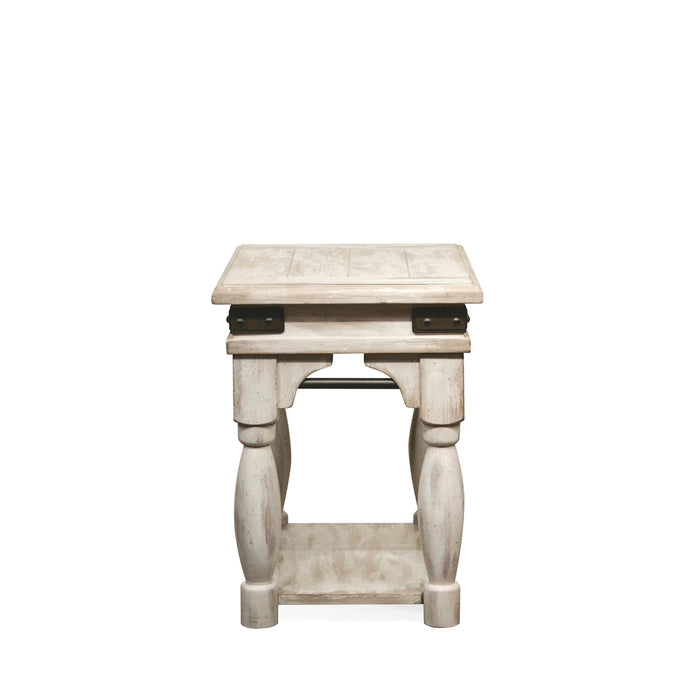 Regan - Chairside Table - Farmhouse White